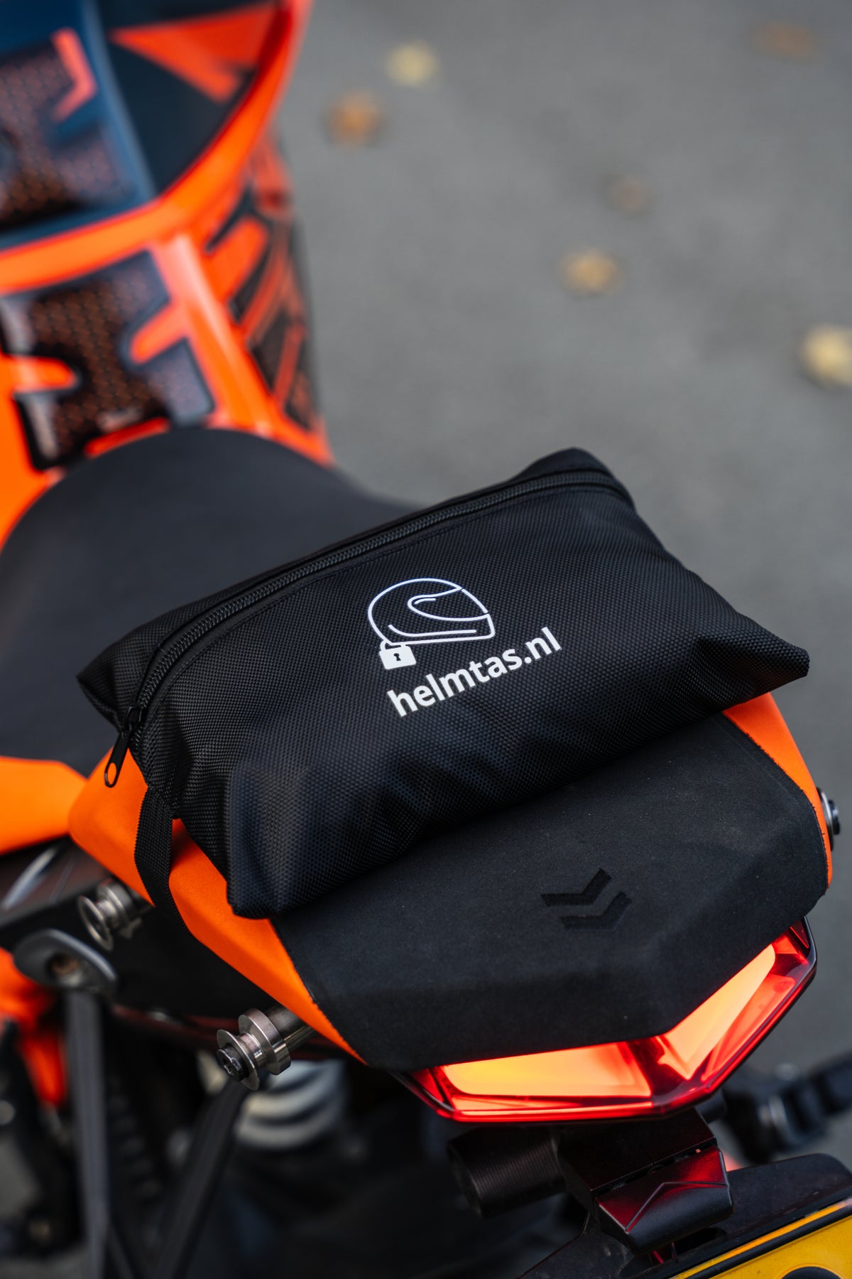 Lock&Go Pro-Bag: De ultieme helmtas met beveiliging, gemak en bescherming